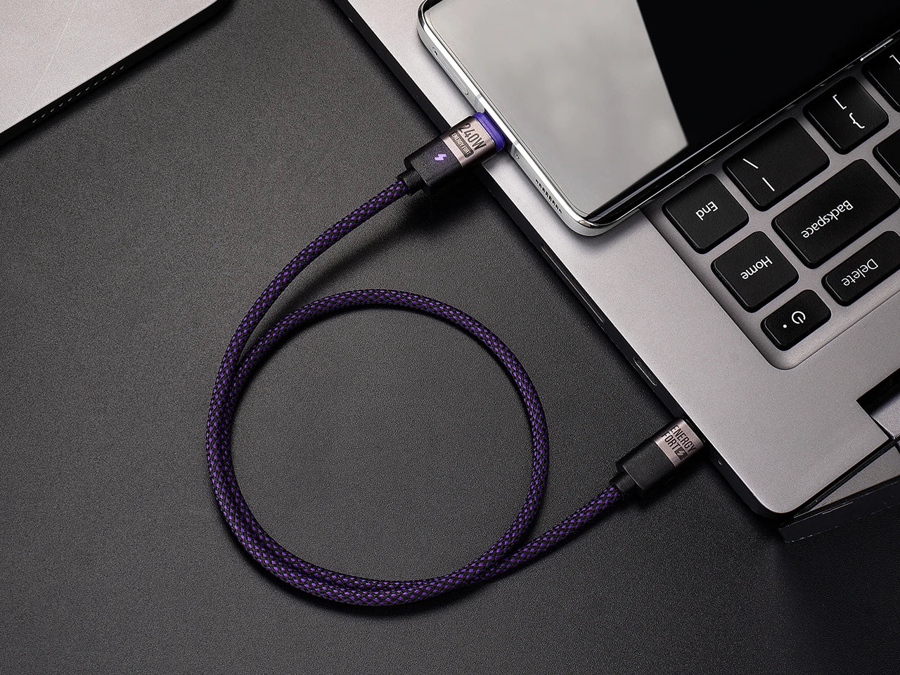 240W Magnetic Phone Charger Magnetic USB C Charging Cable 480Mbps Data